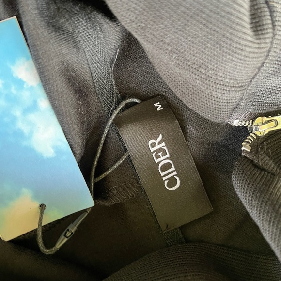 Cider NWT Solid Zip Up Knitted Crop Hoodie - Picture 2 of 4